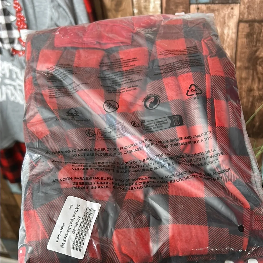 Gray Christmas Tree Pajama Set - XL - Picture 11 of 13